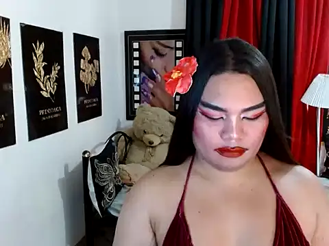 TSbrianaHugeCock webkamerás műsora