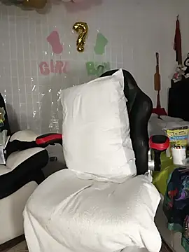 Chatroom XXX en direct de Lucy_colee