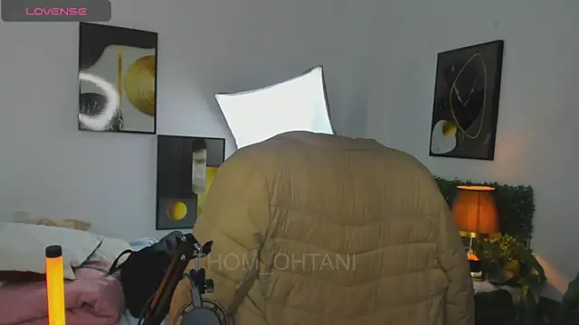 Thom_Ohtani élő XXX-chatje