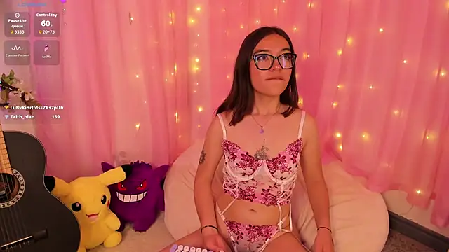 دردشة MaJo_Prettty الجنسية المباشرة