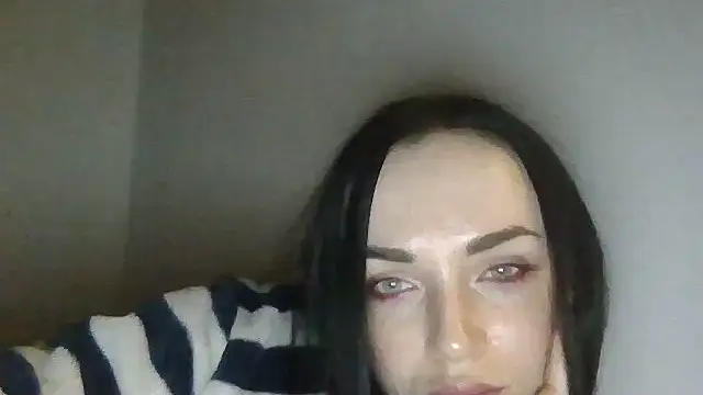 Chatroom XXX en direct de Trinsy_Love