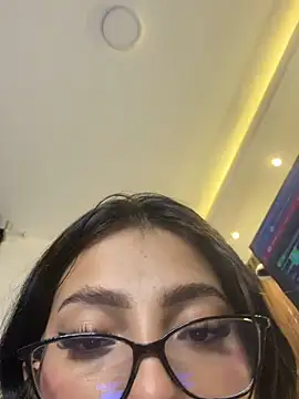 _QaraH webkamerás műsora