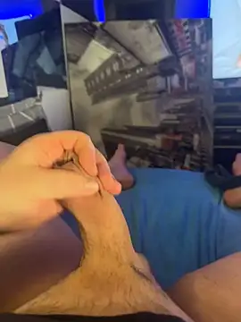 MatthewEmme2121 Show in webcam