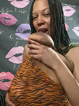 Chat XXX en directo de Michellecinnamon