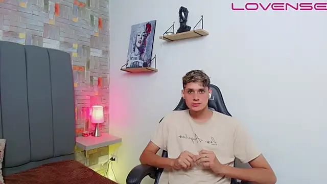 Онлайн чат XXX flaquito___