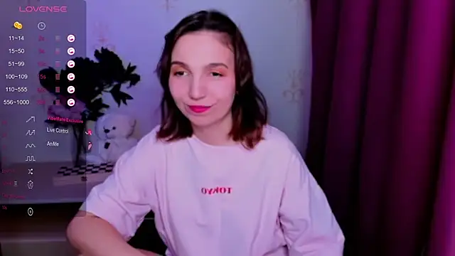 Chat +18 de KindHazelHere_ ao vivo