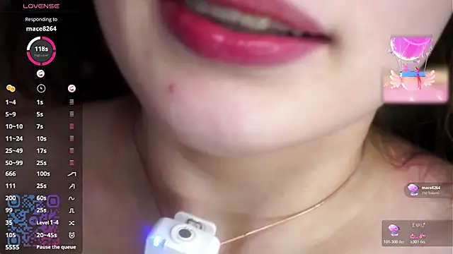 HannaHayles Adlı Modelin Canlı XXX Sohbeti