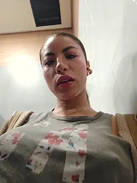 Karen_San_Miguel Show in webcam