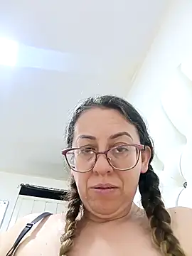 miss_hanna07 Adlı Modelin Canlı XXX Sohbeti