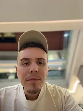 adam-rivera Webcam-Show