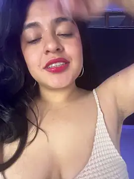 EmilyNoir1 Adlı Modelin Canlı XXX Sohbeti