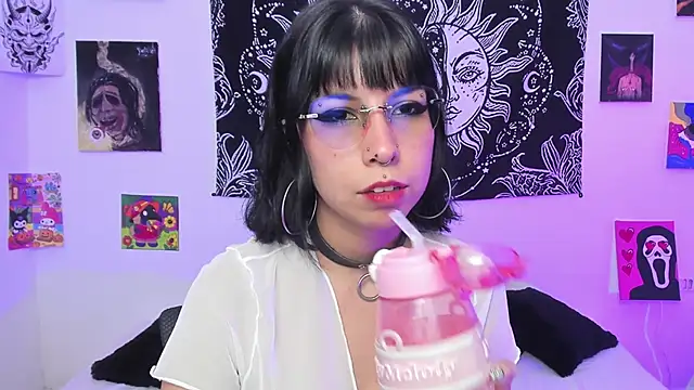 Rose_72 Adlı Modelin Canlı XXX Sohbeti