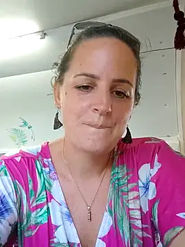 دردشة emiliemilf الجنسية المباشرة