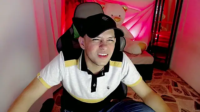 Top_and_bottom live XXX chat