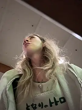 Pertunjukan Kamera Web M1ssyk1ssy