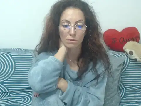 Emmatoo's Live XXX Chat