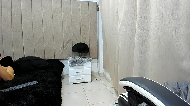 pipe_hot04 – Naživo XXX chat