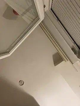 m1999m1 Show in webcam