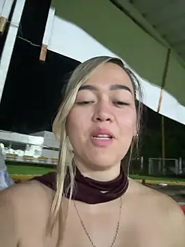 Danielavegax Chat XXX in diretta