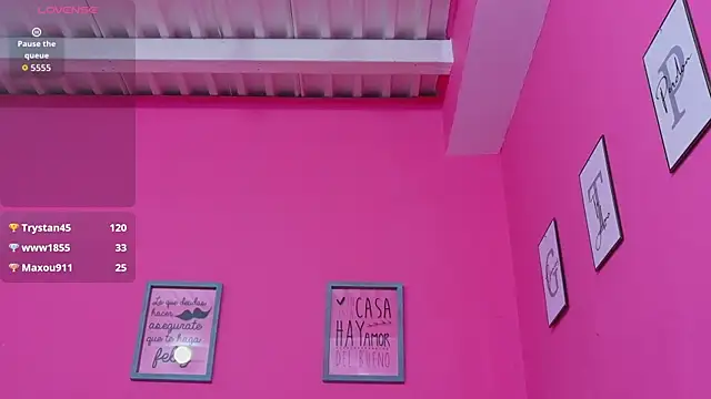 bigcurvymoomy's Webcam Show