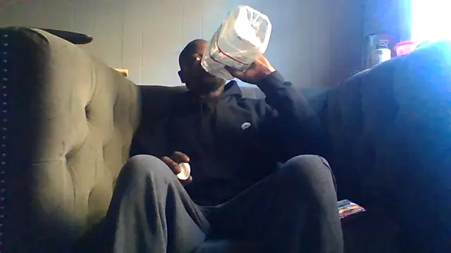 Daddy_hook: διαδικτυακό σόου στην κάμερα