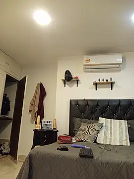 Chatroom XXX en direct de MariaGaitan