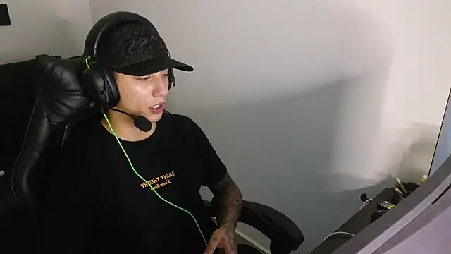 cash_master888 Adlı Modelin Canlı XXX Sohbeti