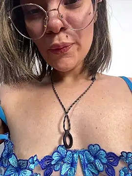 Zyrella: απευθείας συνομιλία ΧΧΧ