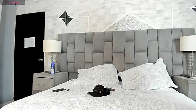 Andrewandlizzy Webcam show