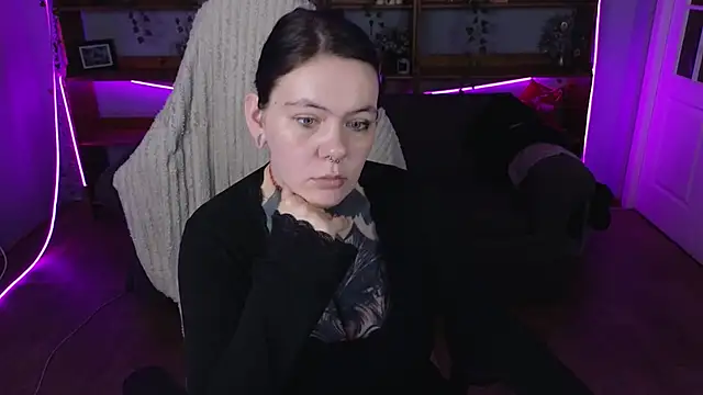 QwertyAnnie_Lbo Adlı Modelin Canlı XXX Sohbeti