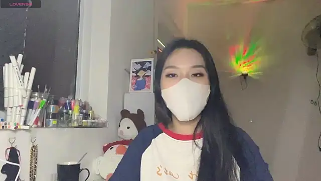 Chatroom XXX en direct de Tieu-May