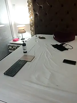 AlinaVegaa_ Adlı Modelin Canlı XXX Sohbeti