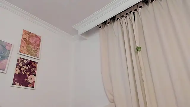 canelleGarces live XXX chat