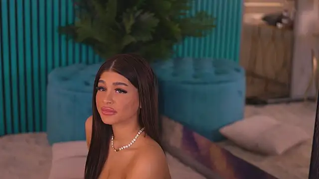 XXX chat uživo modela BellaNoirre