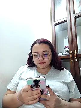 Živý XXX chat CURVY-HORNY