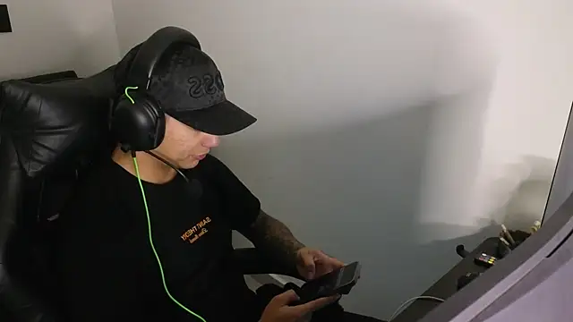 cash_master888 Show Webcam