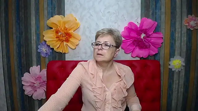 EmiliaGree's Live XXX Chat