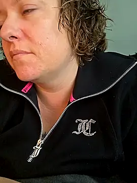 Živý XXX chat julimonroe