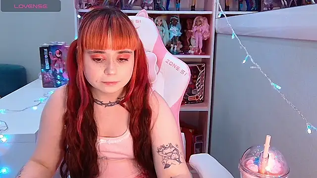 Naomi_StormのライブXXXチャット