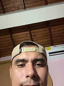 lucas-storm Pertunjukan Webcam