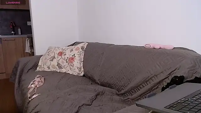 Jess_Dome Adlı Modelin Canlı XXX Sohbeti