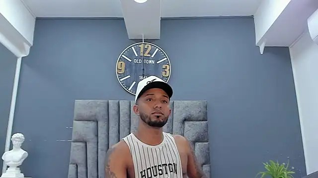 Онлайн чат XXX Robin_Rief