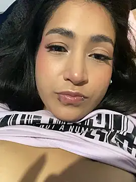 Hana-Parker Adlı Modelin Canlı XXX Sohbeti