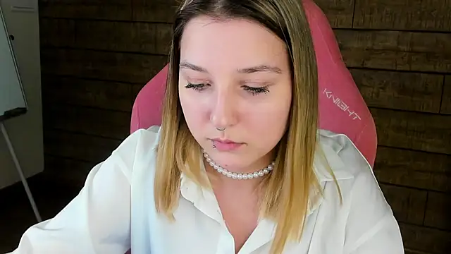 TinnaBurton Chat XXX in diretta