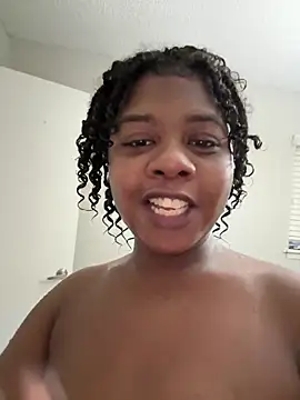 Ebony_Queeen Show in webcam