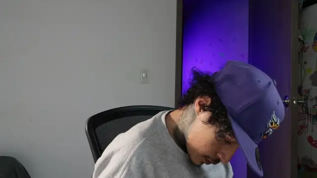 trieone Show in webcam