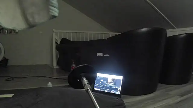 YourLoveBoyKevin 即時 XXX 聊天