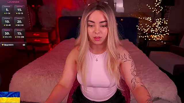 Show modela SusieWood na web-kameri