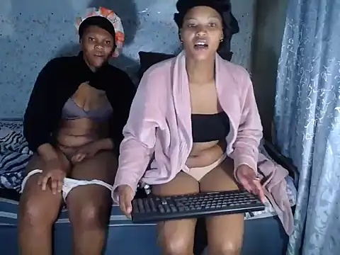 TyraTrixie 现场XXX聊天