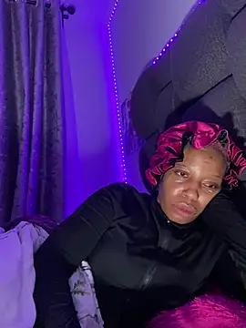 RainBougie Adlı Modelin Canlı XXX Sohbeti